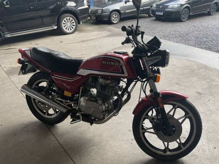 HONDA - CB 400 - 1983/1983 - Vermelha - R$ 22.900,00