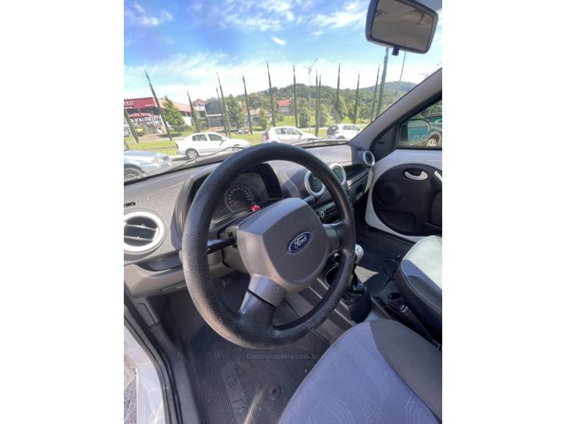 FORD - KA - 2013/2013 - Branca - R$ 30.500,00