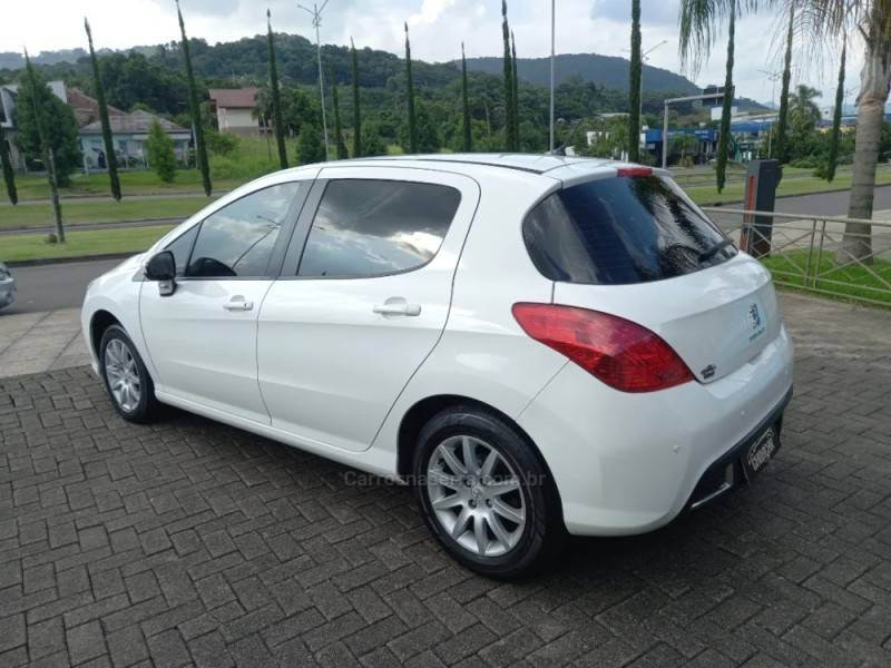 PEUGEOT - 308 - 2014/2014 - Branca - R$ 43.900,00