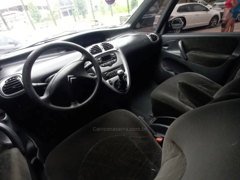 CITROËN - XSARA PICASSO - 2012/2012 - Bege - R$ 29.900,00