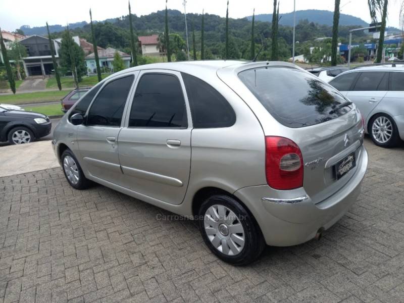 CITROËN - XSARA PICASSO - 2012/2012 - Bege - R$ 29.900,00